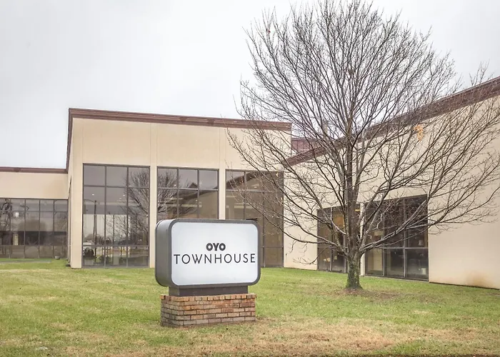 Oyo Townhouse Owensboro West
