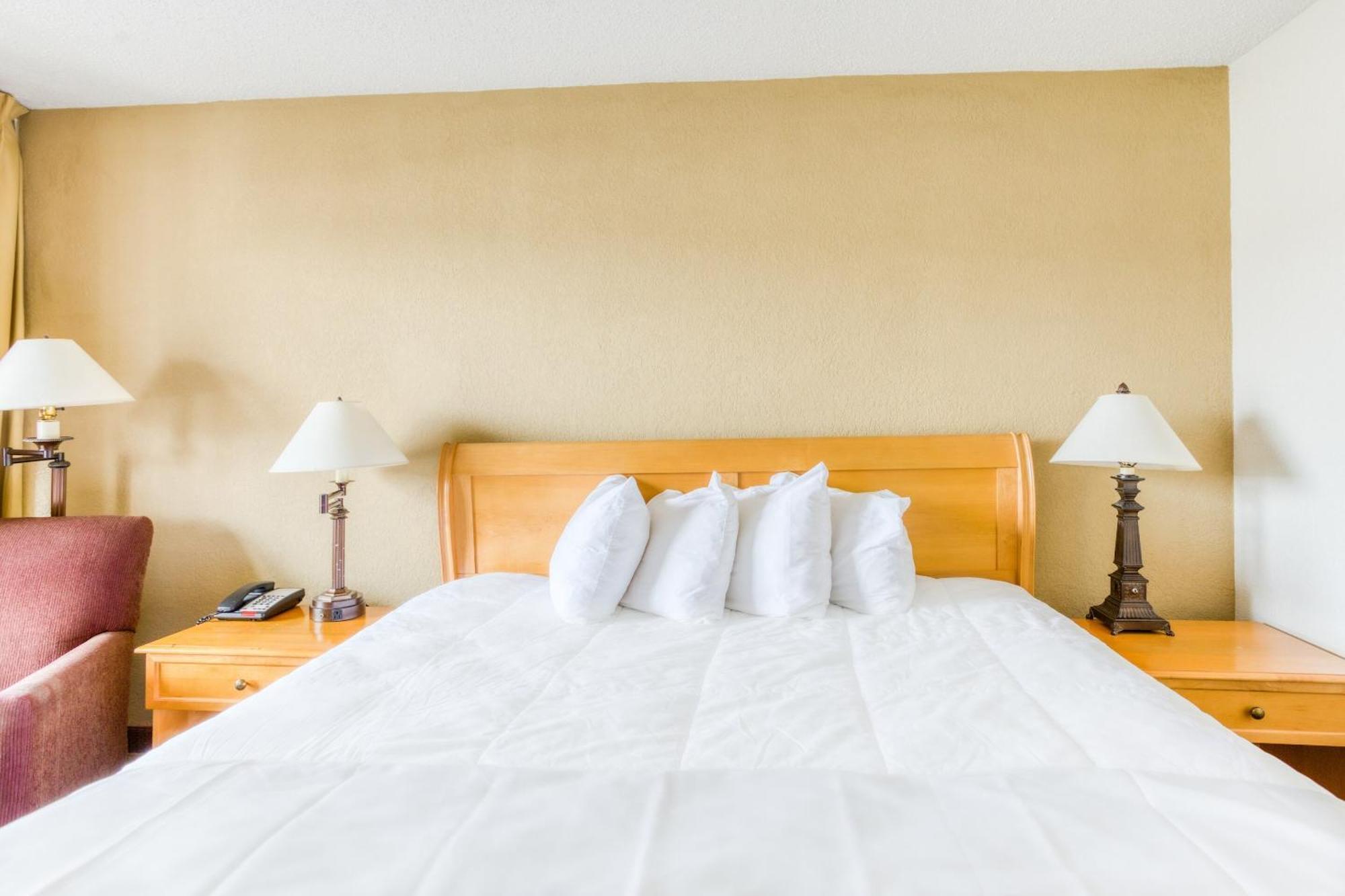 Oyo Townhouse West Hotel