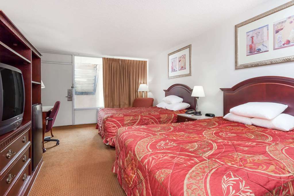 Hotel Oyo Townhouse West 2*
