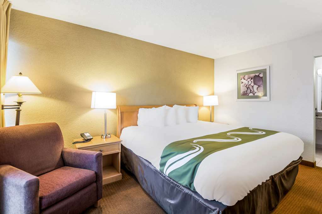 Oyo Townhouse West Hotel