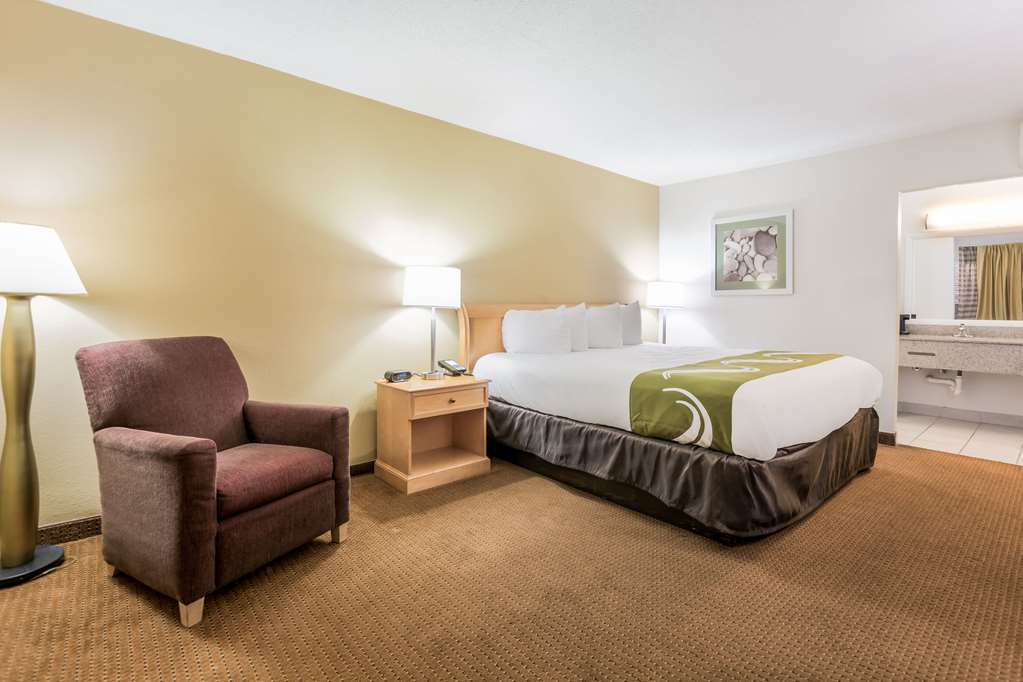 Oyo Townhouse West Hotel 2*