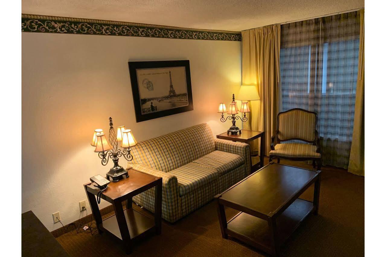 Oyo Townhouse West Hotel