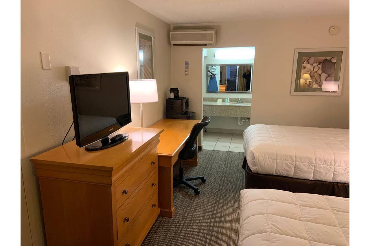 Oyo Townhouse West Hotel