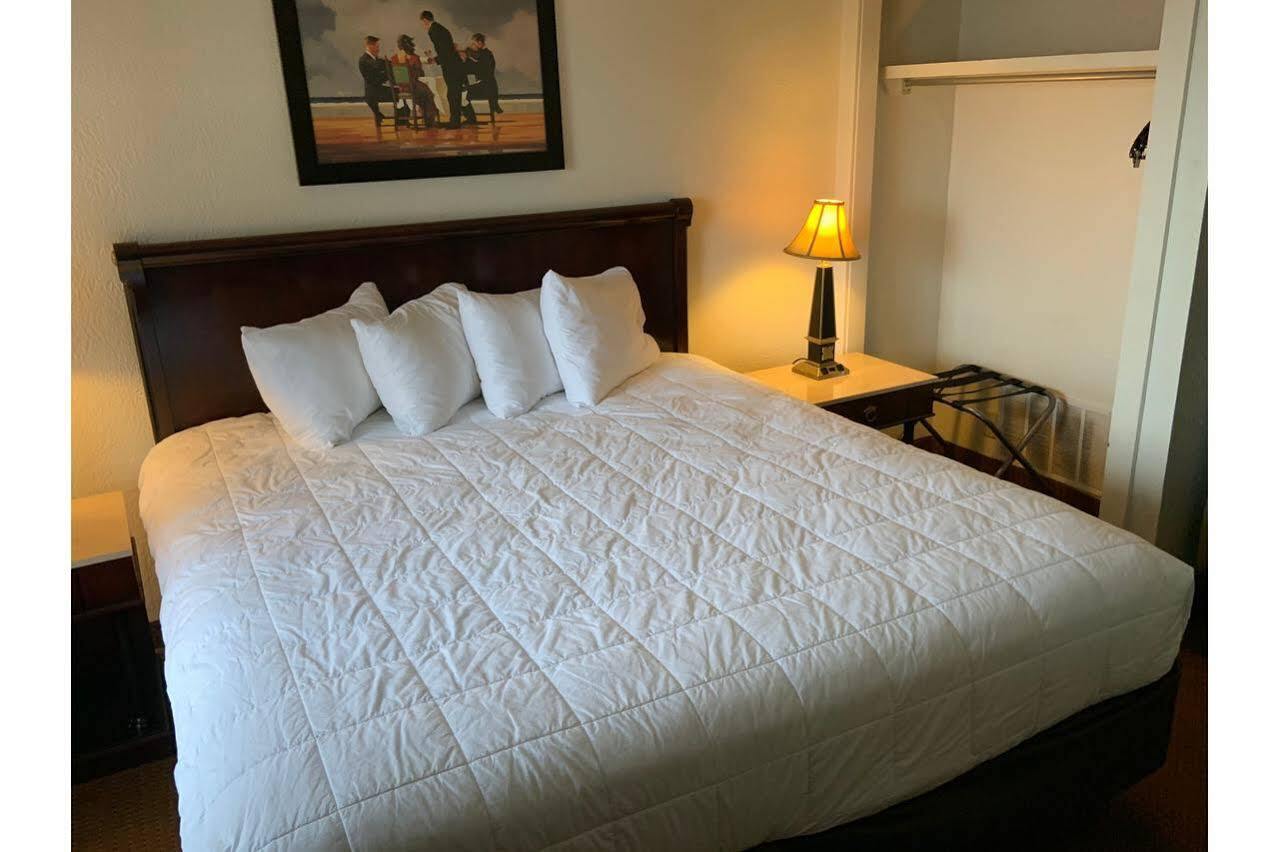 Oyo Townhouse West Hotel